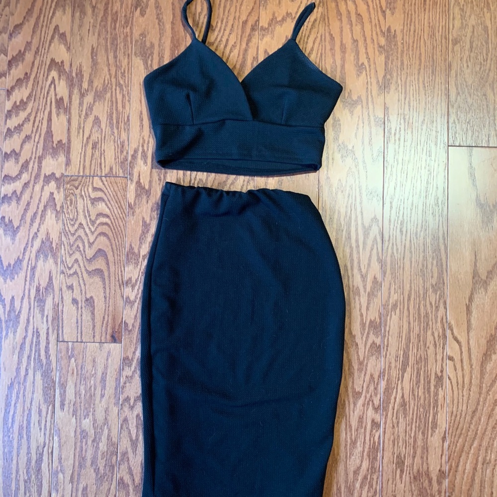 CLOSET CLEAR OUT - Co-ord set crop top/midi skirt